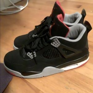 Air Jordan Retro 4 breds